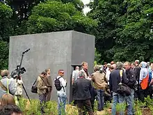 The unveiling of the memorial, 2008,&nbsp;27 May