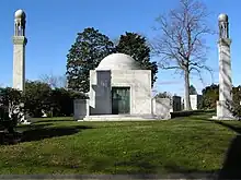 Tomb of J. Gordon Edwards with minaret