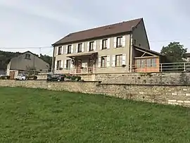 The town hall in Montagna-le-Reconduit